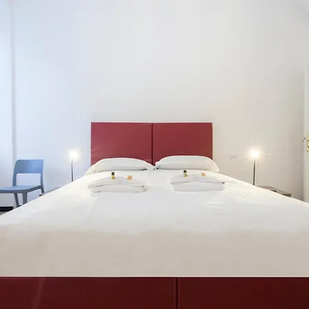 Apartman Joivy Spacious 5-bedroom Flat With Balcony In