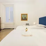 Joivy Spacious 5-bedroom Flat With Balcony In