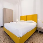 Апартаменты Joivy Spacious 5-bedroom Flat With Balcony In *