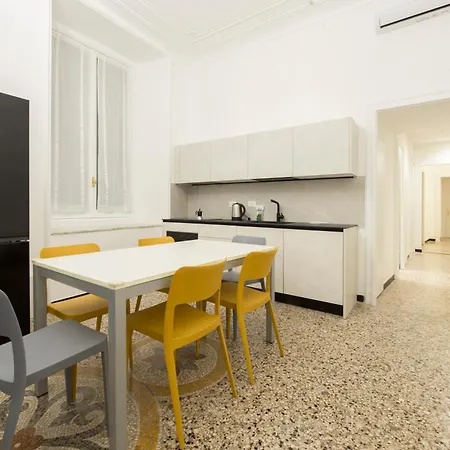 Joivy Spacious 5-bedroom Flat With Balcony In Appartamento *