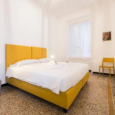 Joivy Spacious 5-bedroom Flat With Balcony In