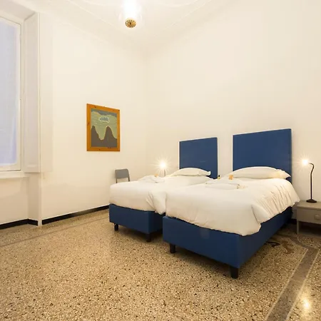 Joivy Spacious 5-bedroom Flat With Balcony In Appartamento *