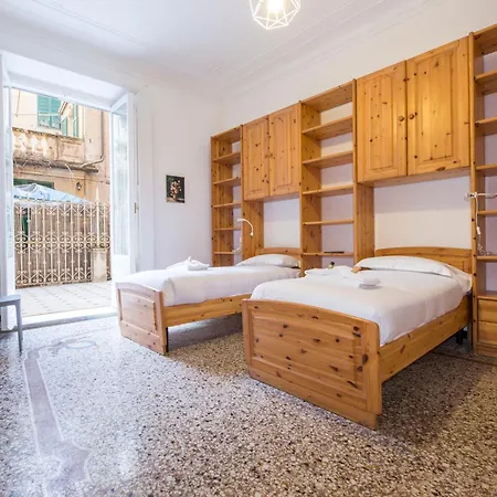 Appartamento Joivy Spacious 5-bedroom Flat With Balcony In