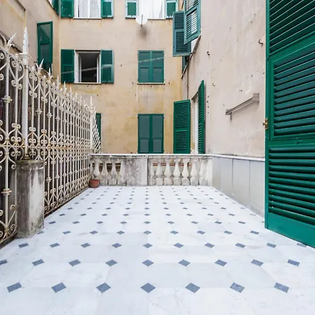 Joivy Spacious 5-bedroom Flat With Balcony In جنوة