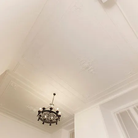 Appartamento Joivy Spacious 5-bedroom Flat With Balcony In