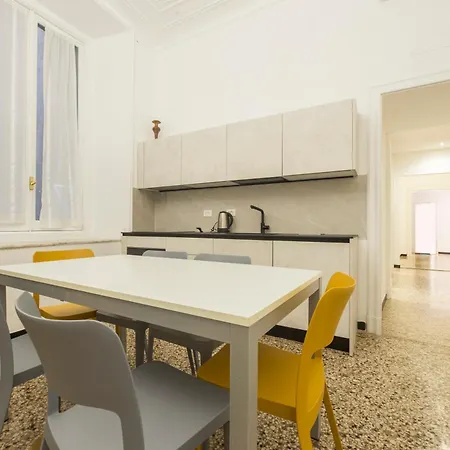 Appartamento Joivy Spacious 5-bedroom Flat With Balcony In *
