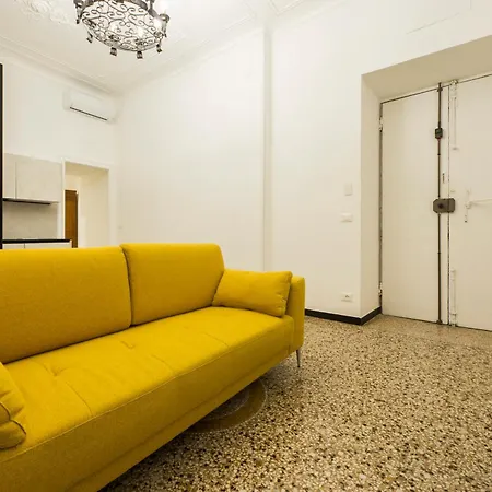 Joivy Spacious 5-bedroom Flat With Balcony In