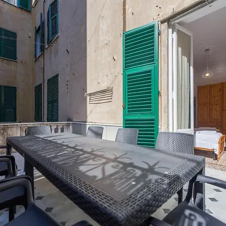 Appartamento Joivy Spacious 5-bedroom Flat With Balcony In