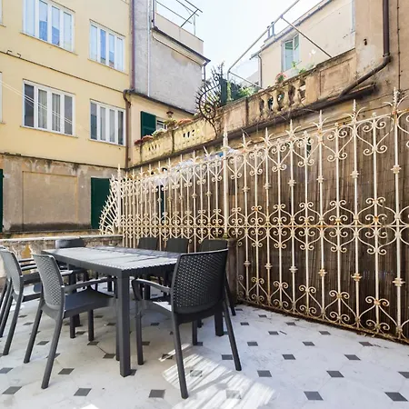 Joivy Spacious 5-bedroom Flat With Balcony In