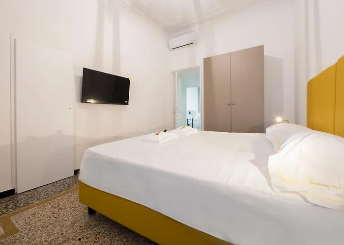 Joivy Spacious 5-bedroom Flat With Balcony In Appartement *