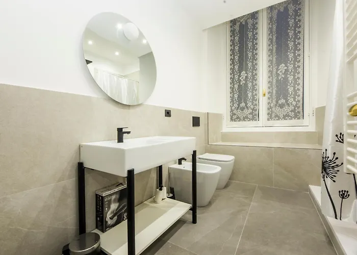 Joivy Spacious 5-bedroom Flat With Balcony In Appartement Genua