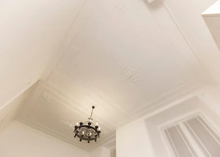 Appartement Joivy Spacious 5-bedroom Flat With Balcony In