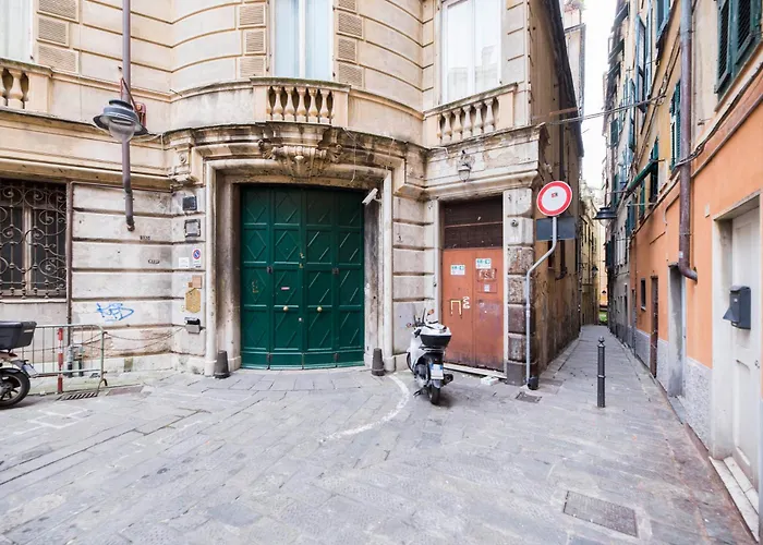 Joivy Spacious 5-bedroom Flat With Balcony In * 热那亚