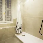 Joivy Spacious 5-bedroom Flat With Balcony In Appartement *