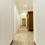 Joivy Spacious 5-bedroom Flat With Balcony In Appartement *
