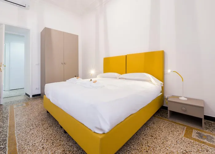 Apartment Joivy Spacious 5-bedroom Flat With Balcony In *