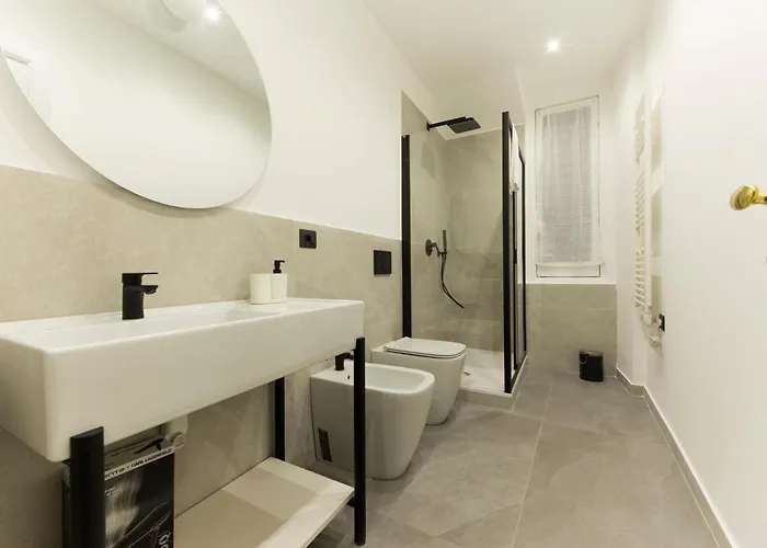 Joivy Spacious 5-bedroom Flat With Balcony In Apartment Genua
